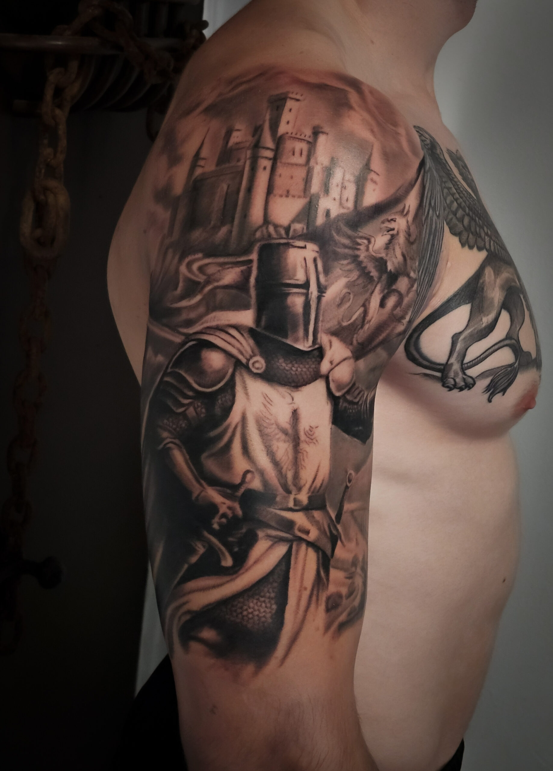 tatouage templier, réaliste noir et blanc